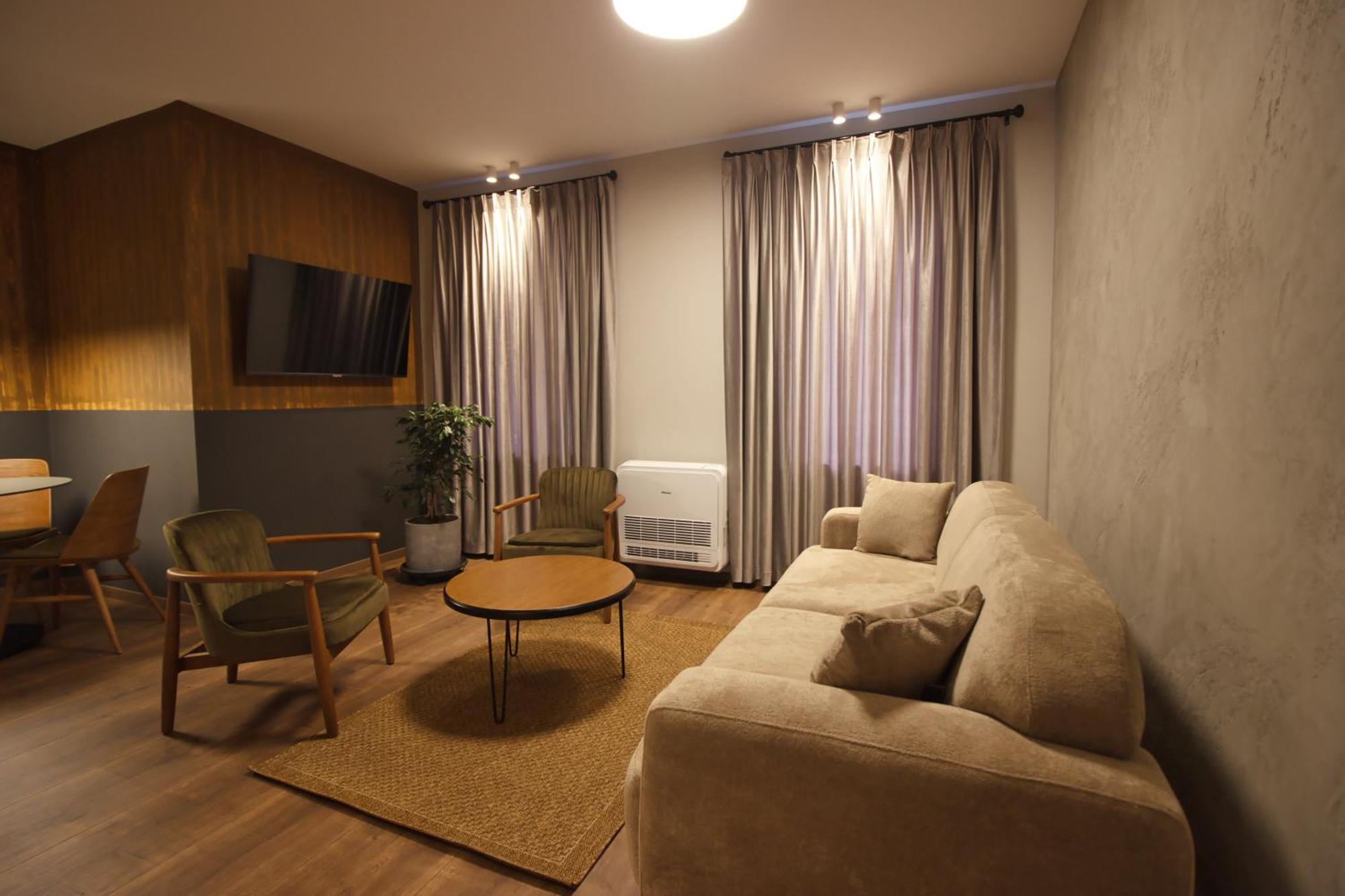 Castlefront Villa Gjirokastër Екстериор снимка