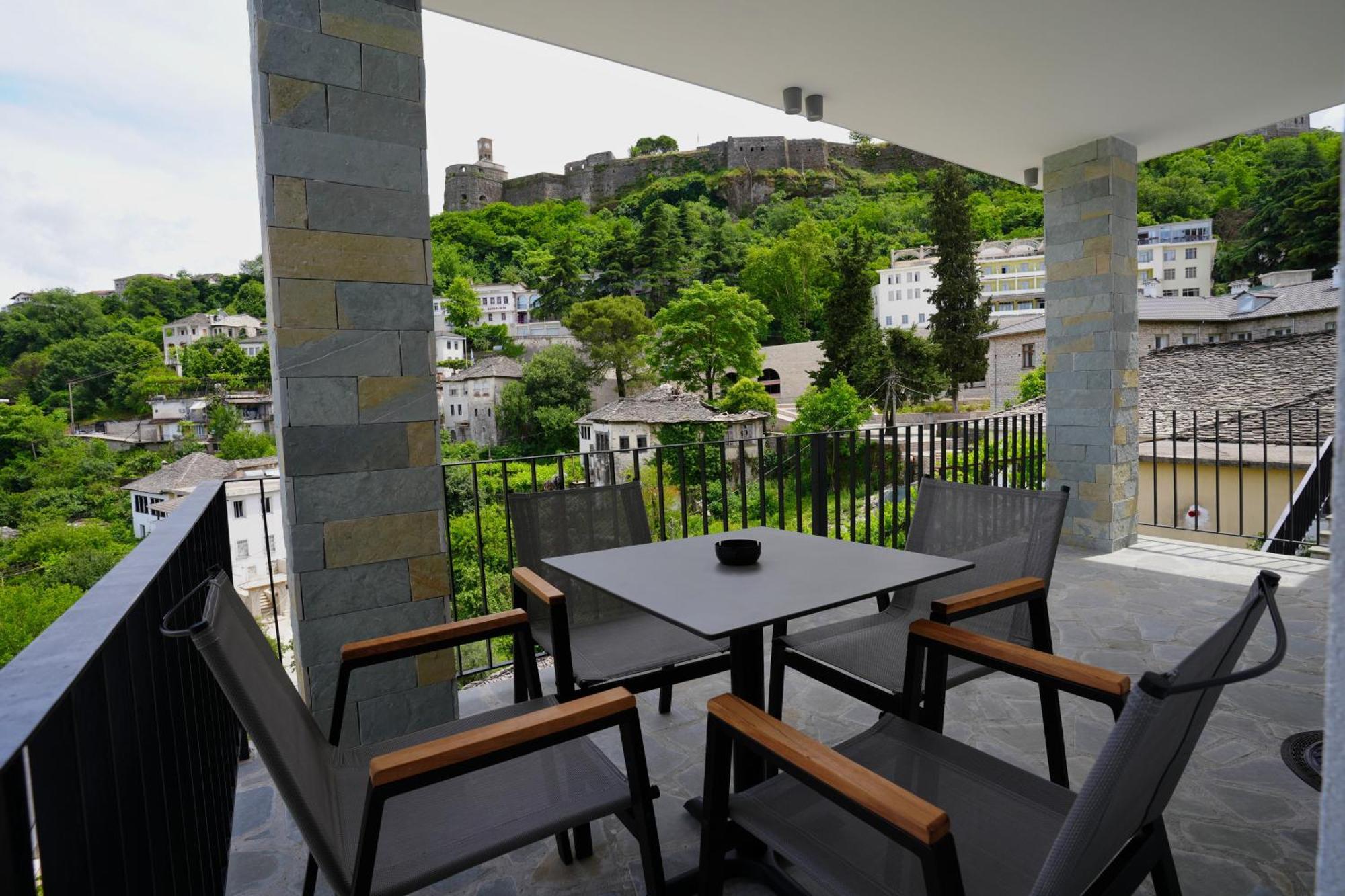 Castlefront Villa Gjirokastër Екстериор снимка