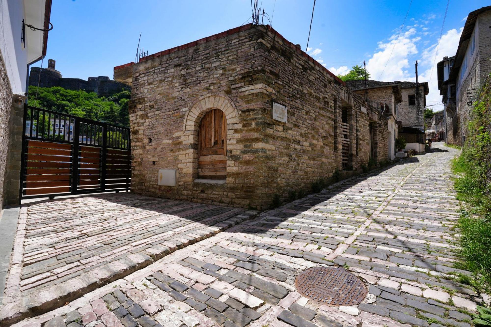 Castlefront Villa Gjirokastër Екстериор снимка