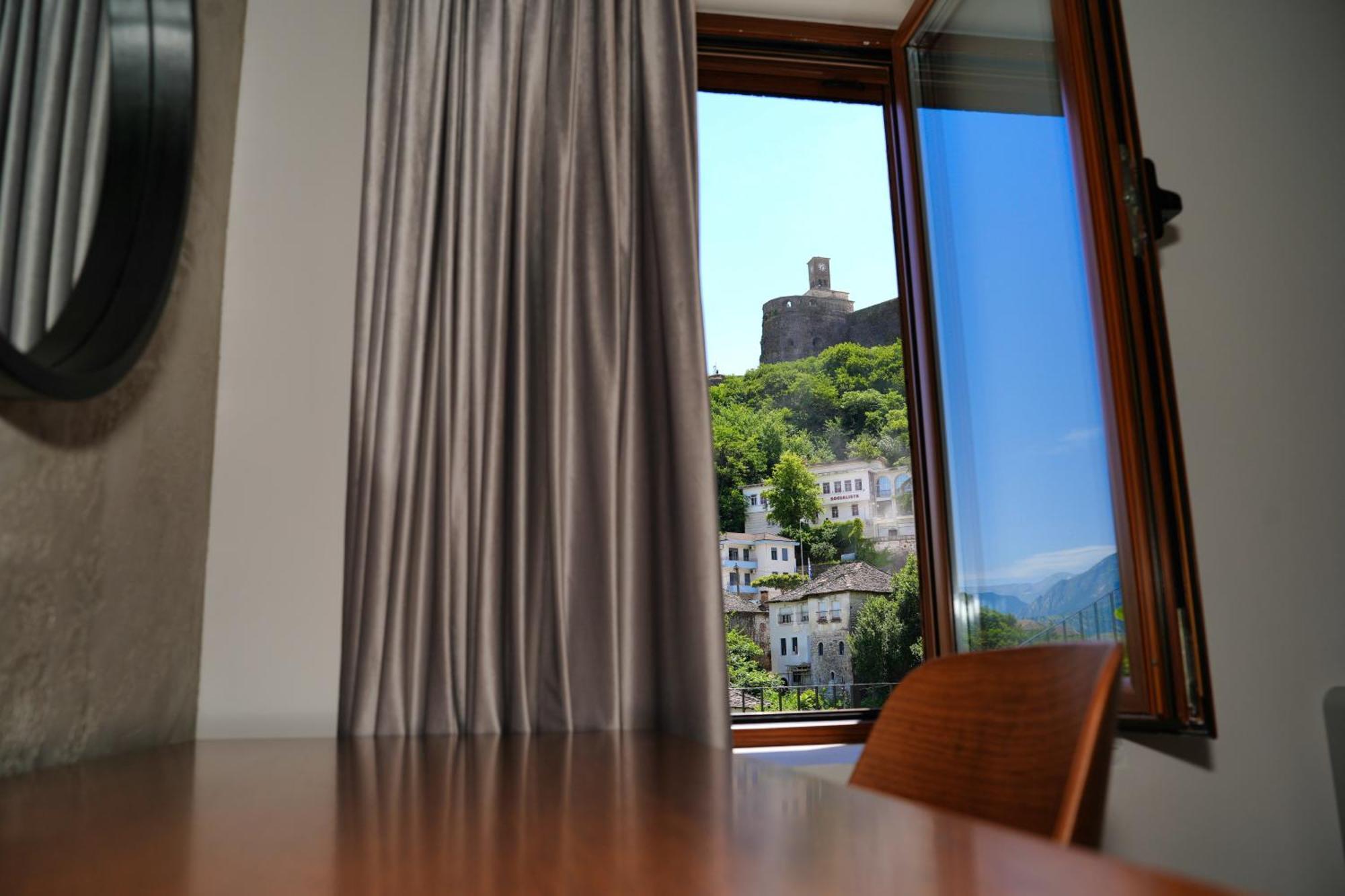 Castlefront Villa Gjirokastër Екстериор снимка